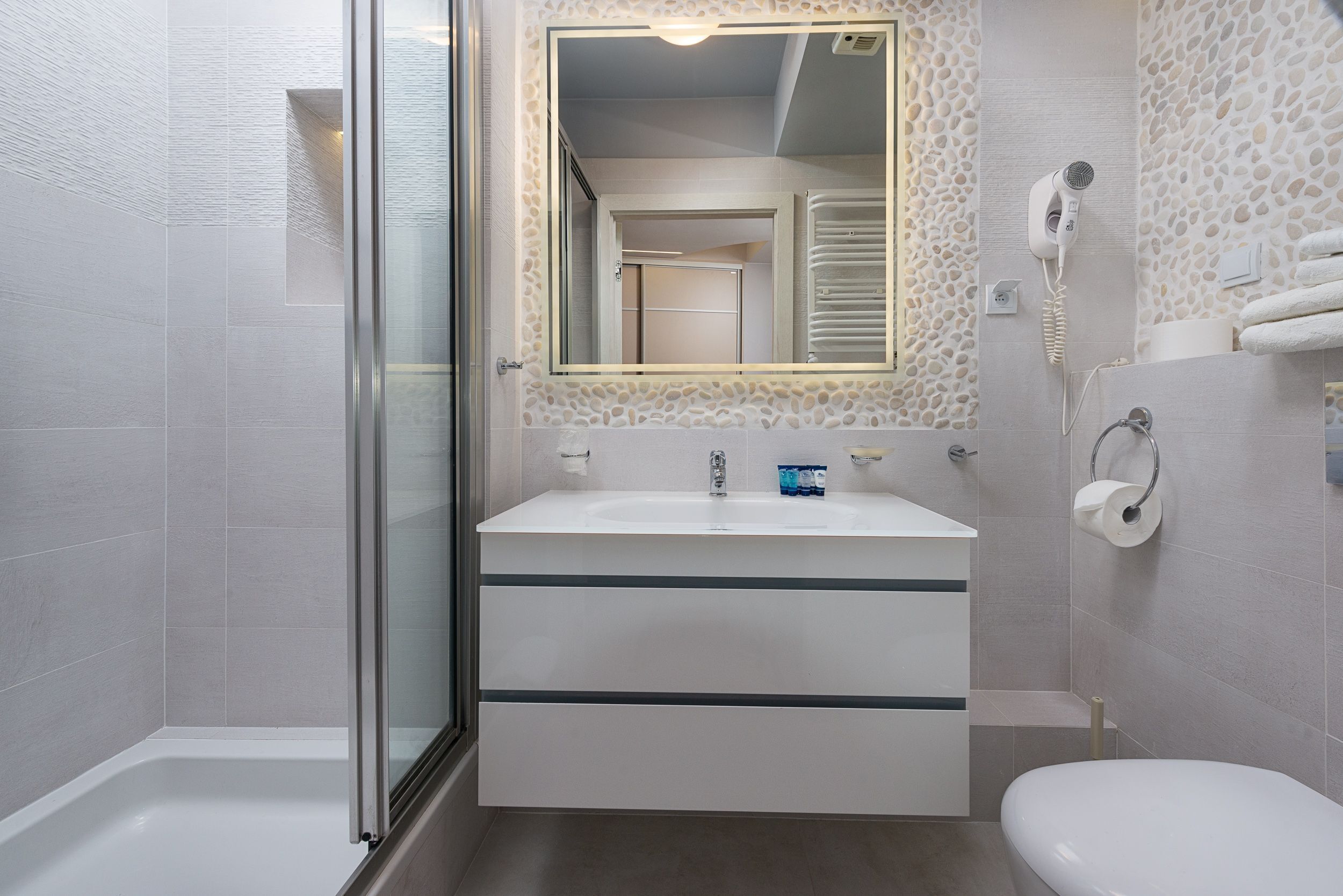 lux room, see view | bathroom | free toiletries, hair dryer, bathrobes, slippers