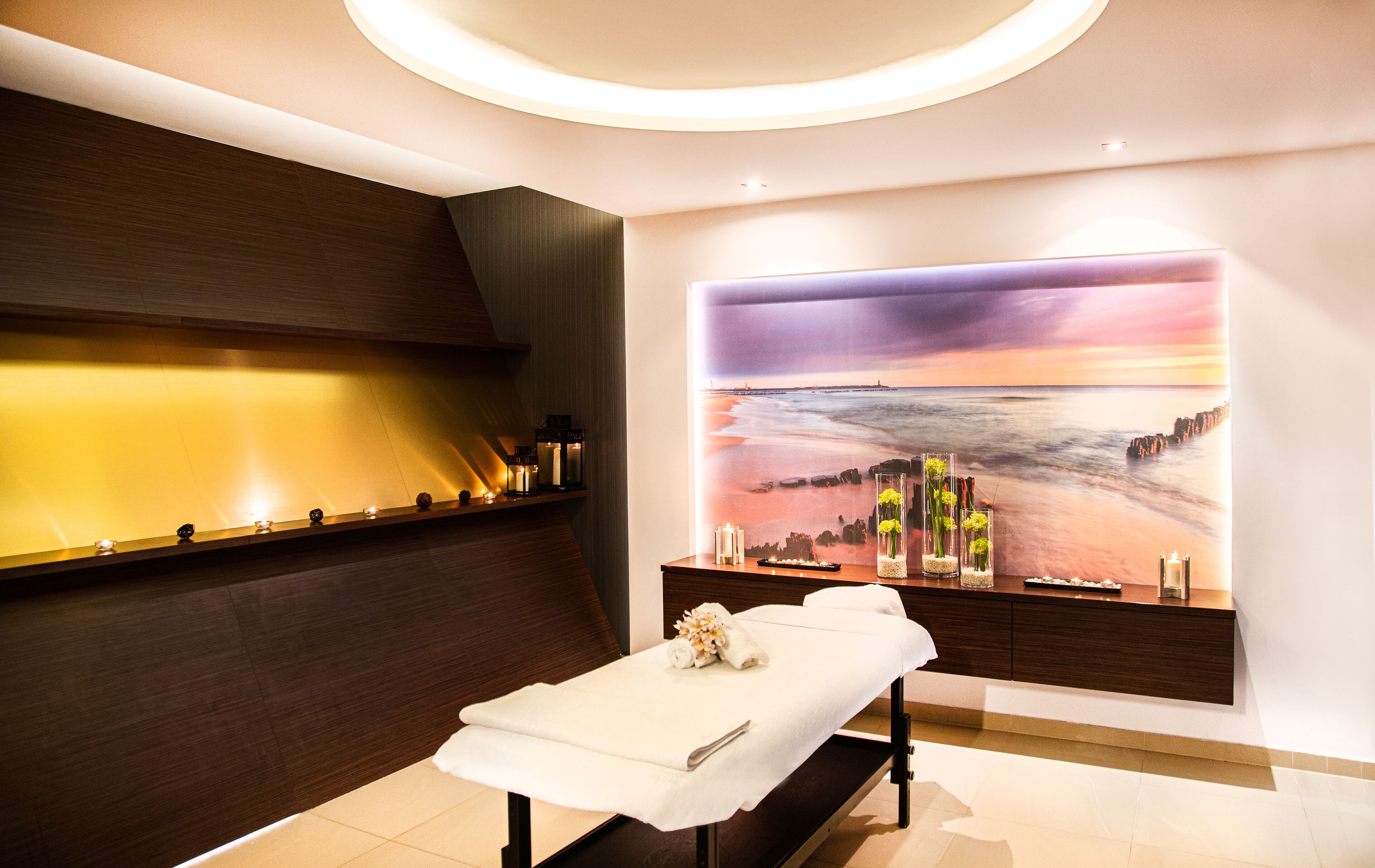 couples treatment room(s), sauna, hot tub, steam room, body treatments