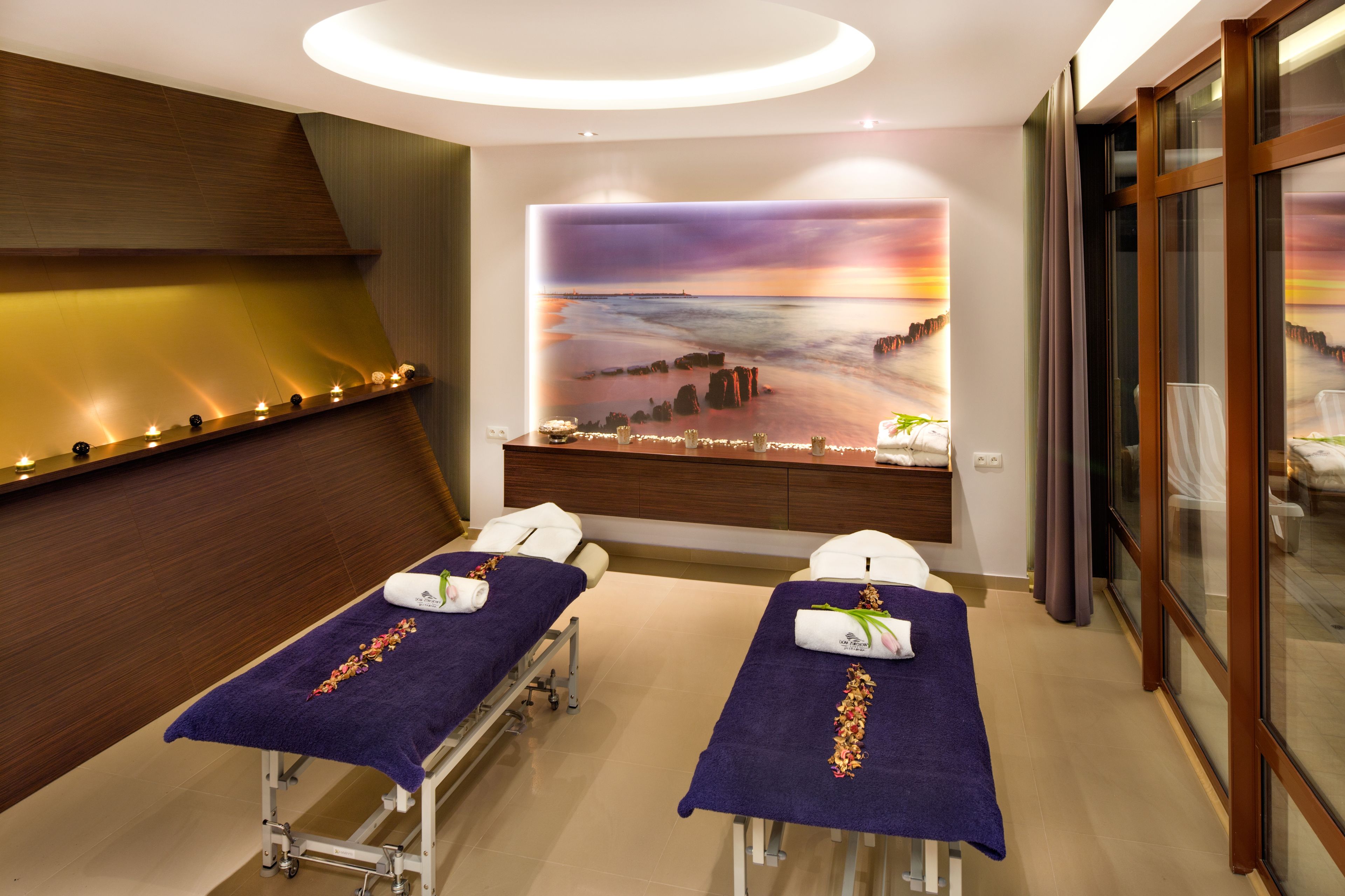 雙人療程室、三溫暖烤箱、浴缸、蒸氣室、美體療程、身體去角質