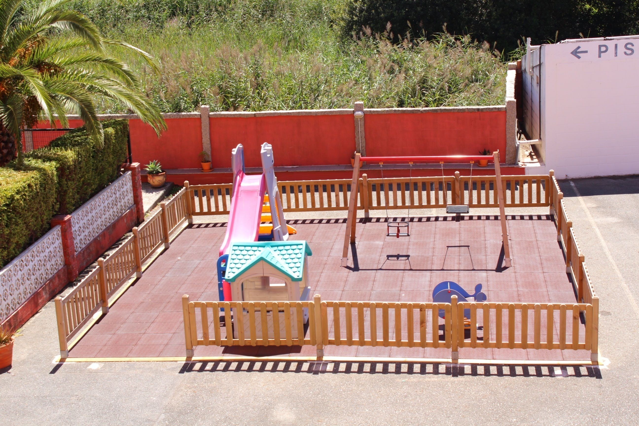 children’s play area – outdoor