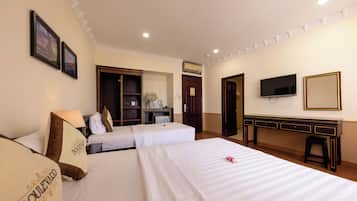 Superior Family Room | Minibar, in-room safe, desk, free WiFi