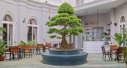 Boulevard Hotel