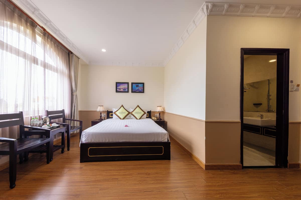 Quarto superior, 1 cama de casal | 1 quarto, frigobar, cofres nos quartos, escrivaninha