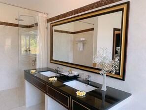 Bathroom - Boulevard Hotel (Phu Quoc)