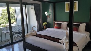 Superior-værelse - 1 kingsize-seng | Pengeskab på værelset, individuelt design, skrivebord