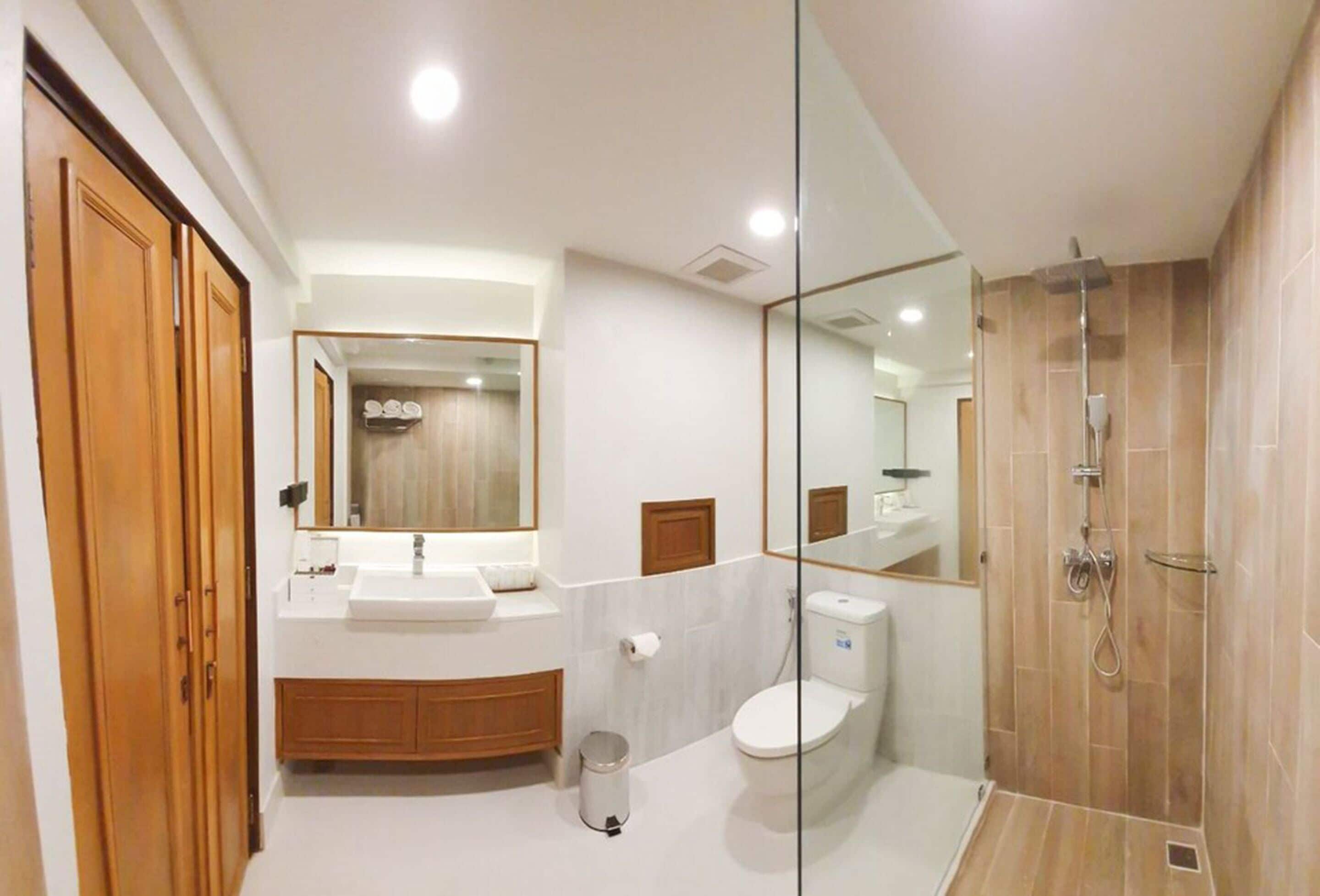 shower, free toiletries, hair dryer, bathrobes