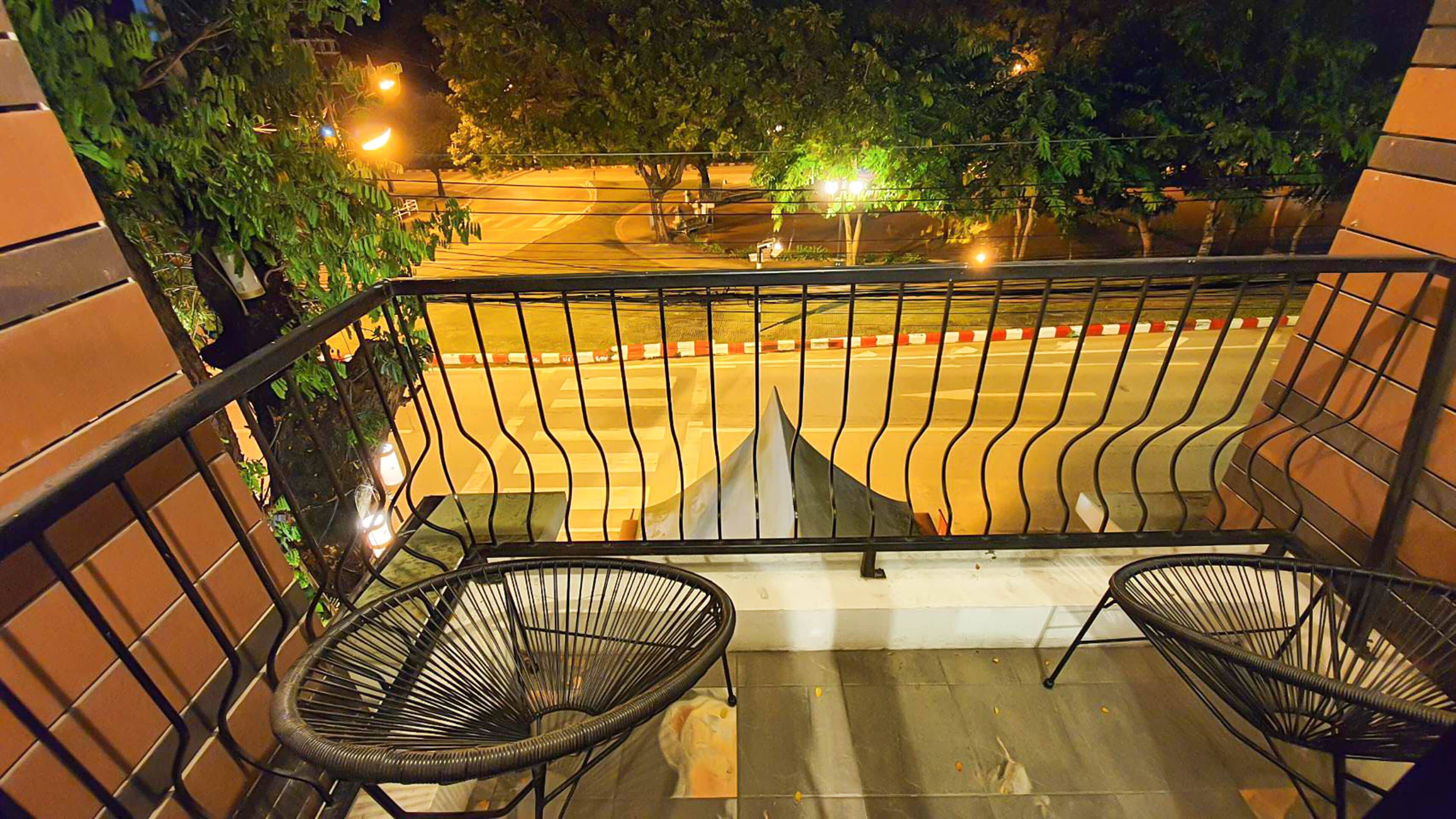 deluxe twin room, balcony | balcony view