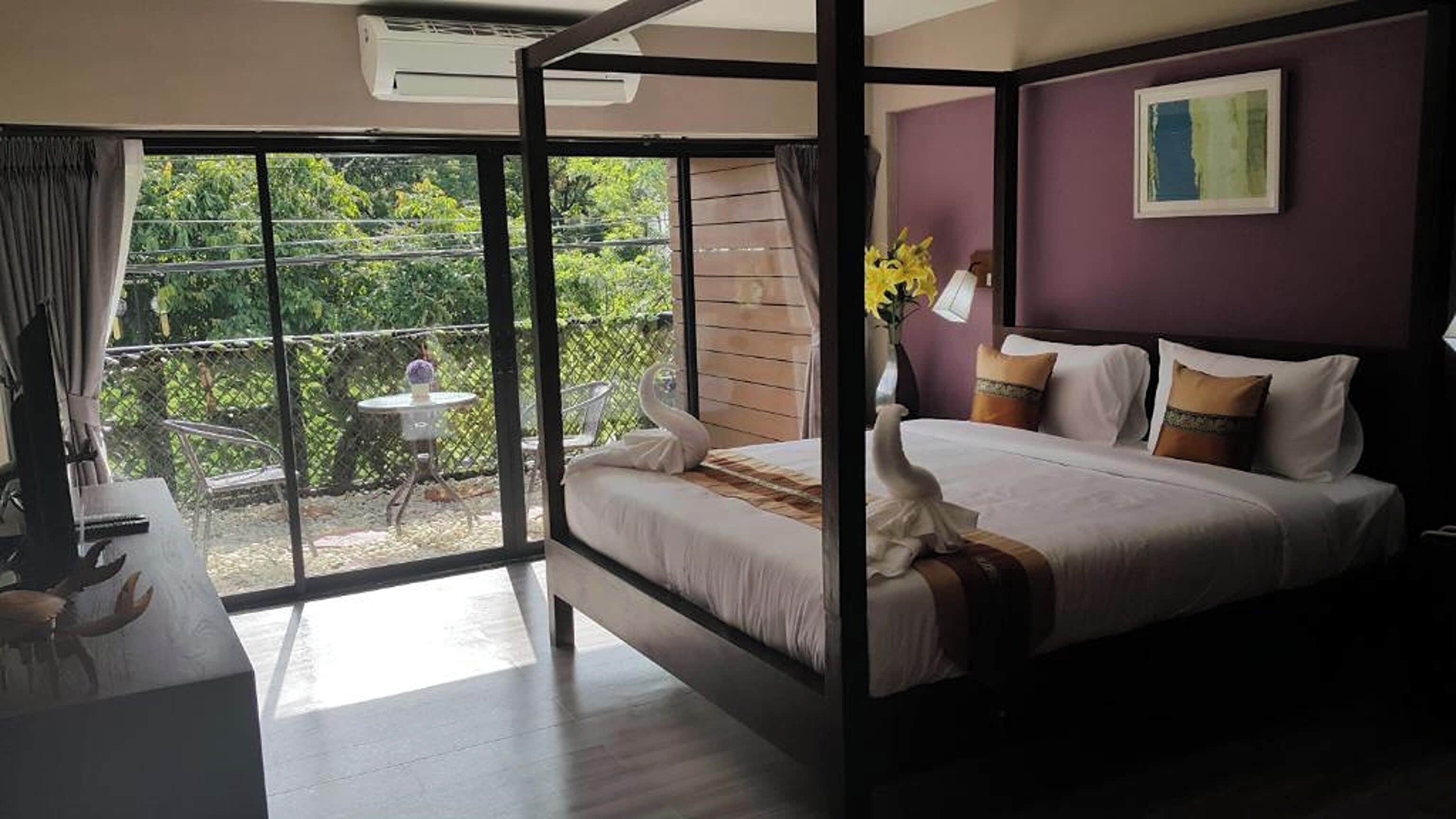Deluxe Double Room | Blackout drapes, iron/ironing board, free WiFi, bed sheets