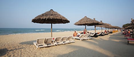 Beach nearby, beach bar