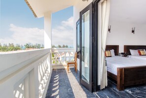 Family Room | Balcony view