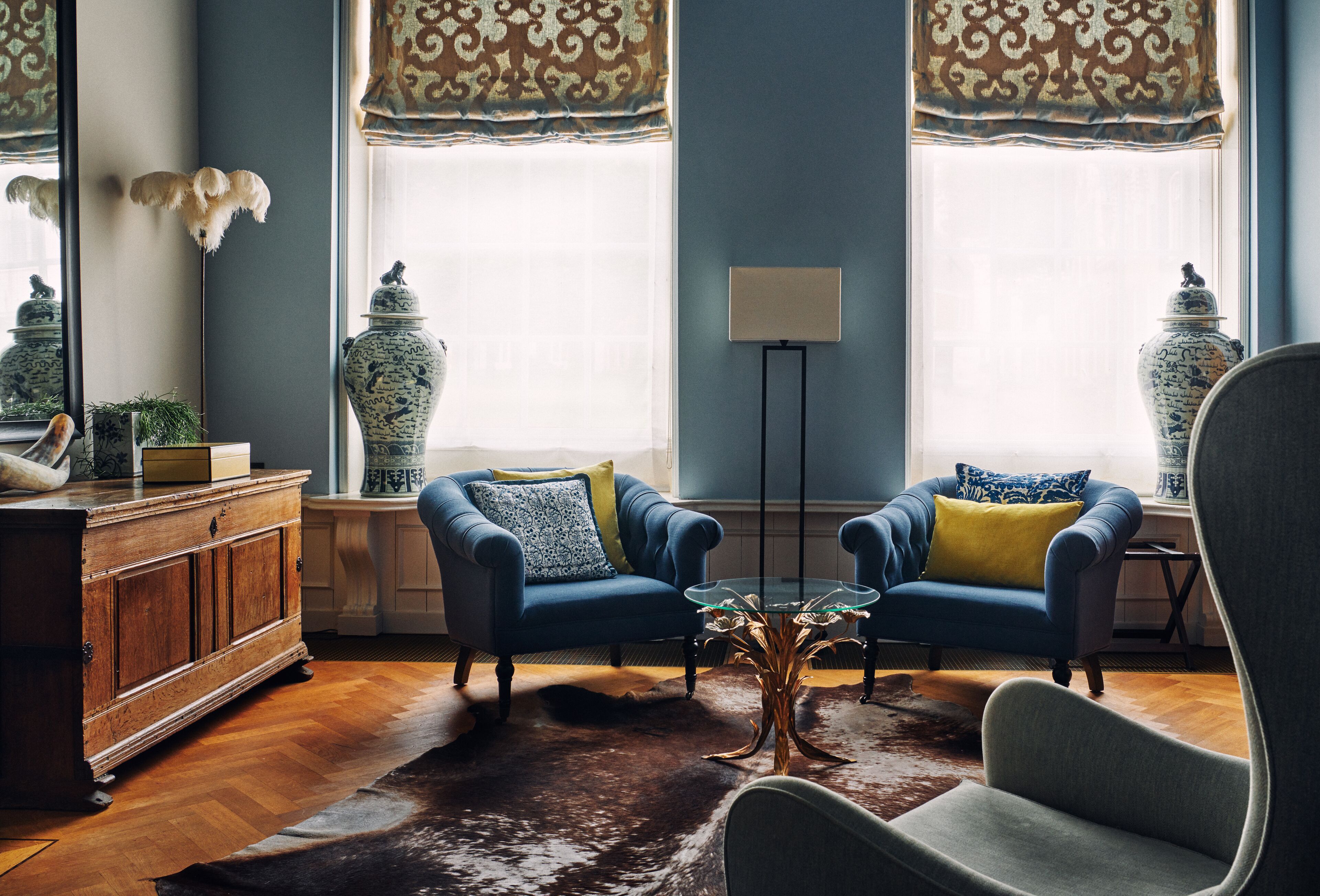 ジュニア スイート キングベッド 1 台 浴槽 | 低刺激性寝具、羽毛の掛け布団、ミニバー (無料)、セーフティボックス (室内)