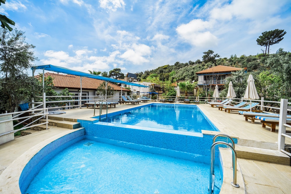 Flower Pension by null