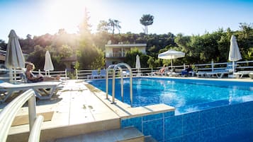 Alberca al aire libre por temporada