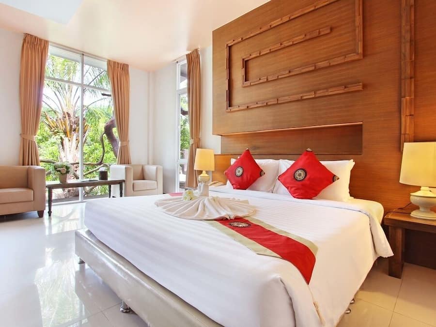 Deluxe Room | Desk, blackout curtains, free WiFi, bed sheets