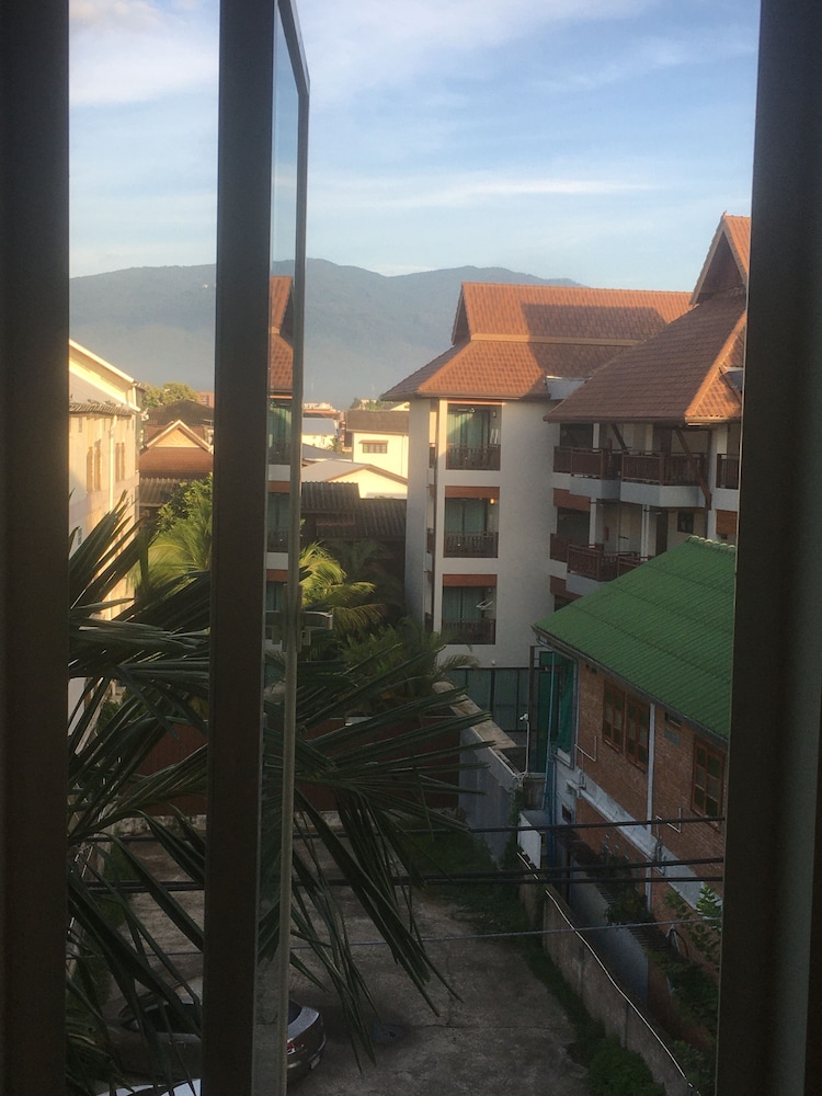 Triple Palms House by null