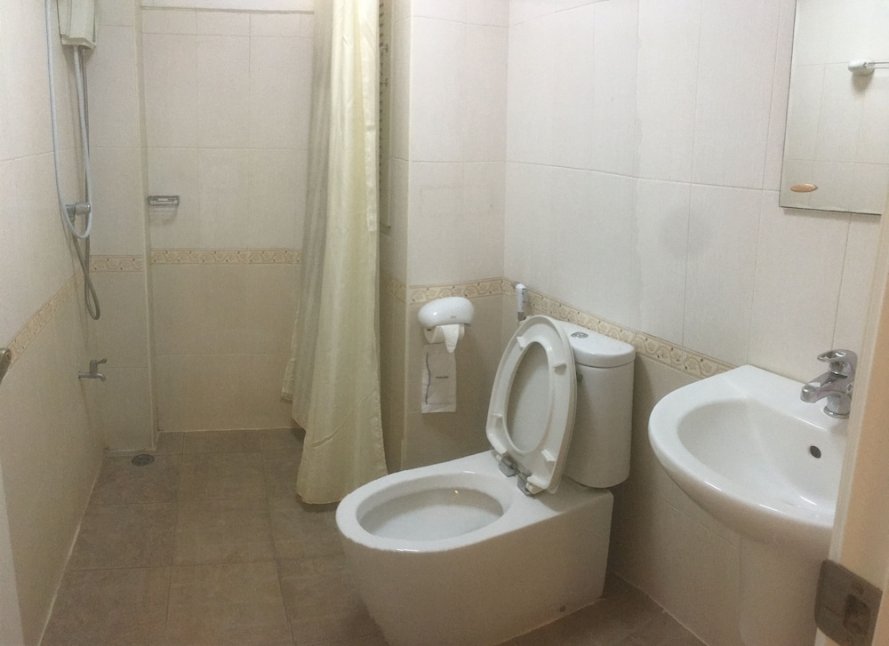 Triple Palms House by null