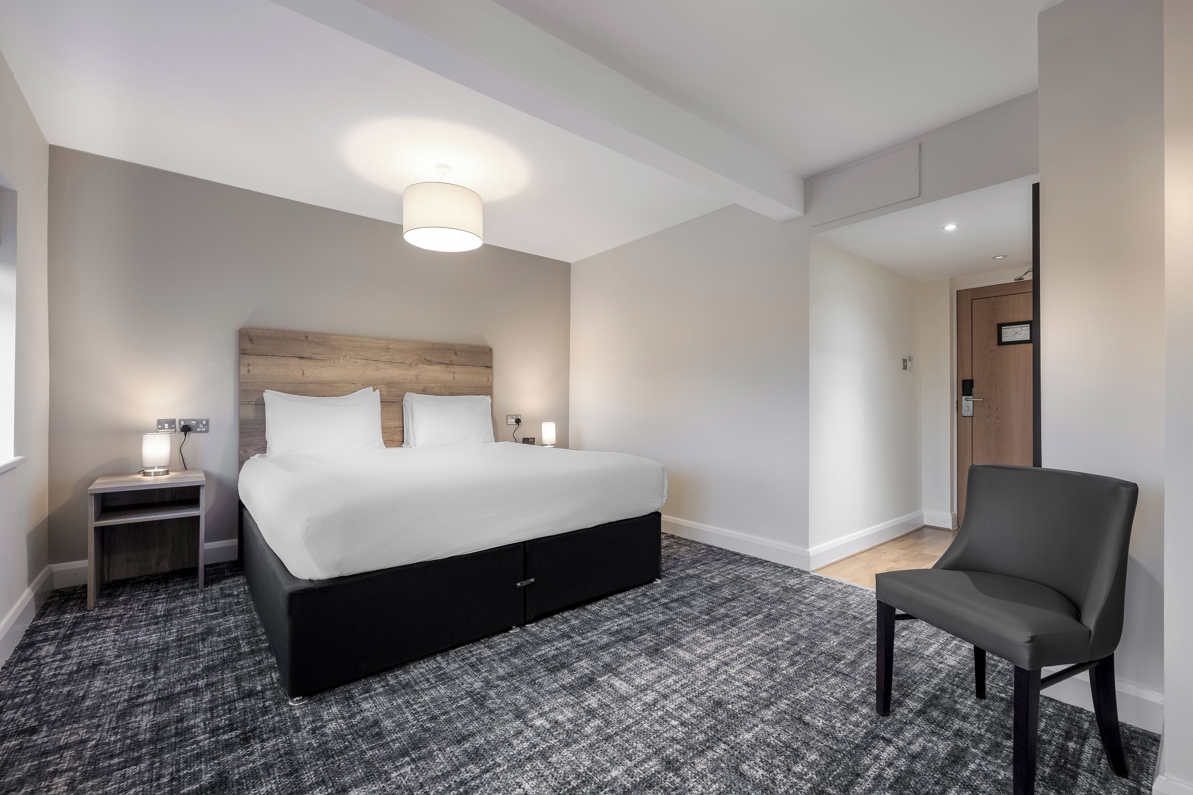 standard double room | 1 bedroom, individually decorated, individually furnished, soundproofing