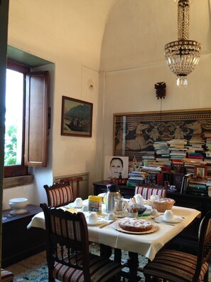 Petit déjeuner buffet compris tous les jours