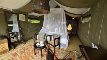 Premium bedding, in-room safe, desk, soundproofing
