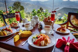 Daily buffet breakfast for a fee - Madulkelle Tea and Eco Lodge (Panwila)