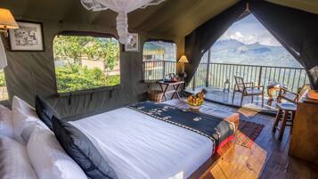 Deluxe Tented Lodge with Mountain View | Premium bedding, in-room safe, desk, soundproofing