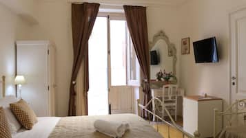 Ropa de cama de alta calidad, colchones con pillow-top y minibar