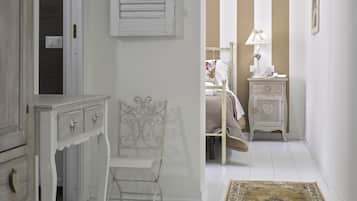 Comfort Room | Premium bedding, pillowtop beds, minibar, desk