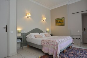 Egyptian cotton sheets, premium bedding, Select Comfort beds - Hôtel de Biencourt (Azay-le-Rideau)