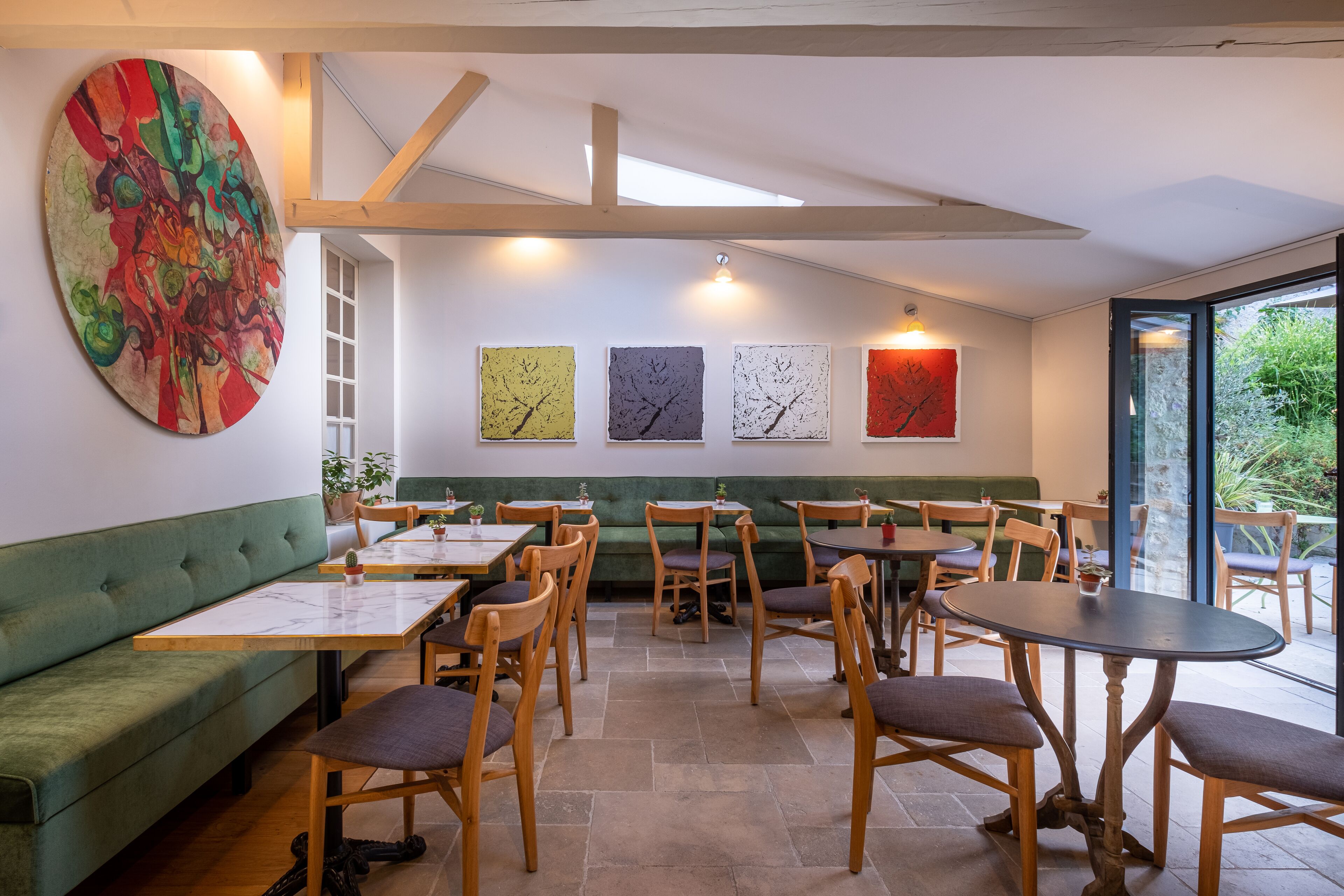 daily buffet breakfast for a fee