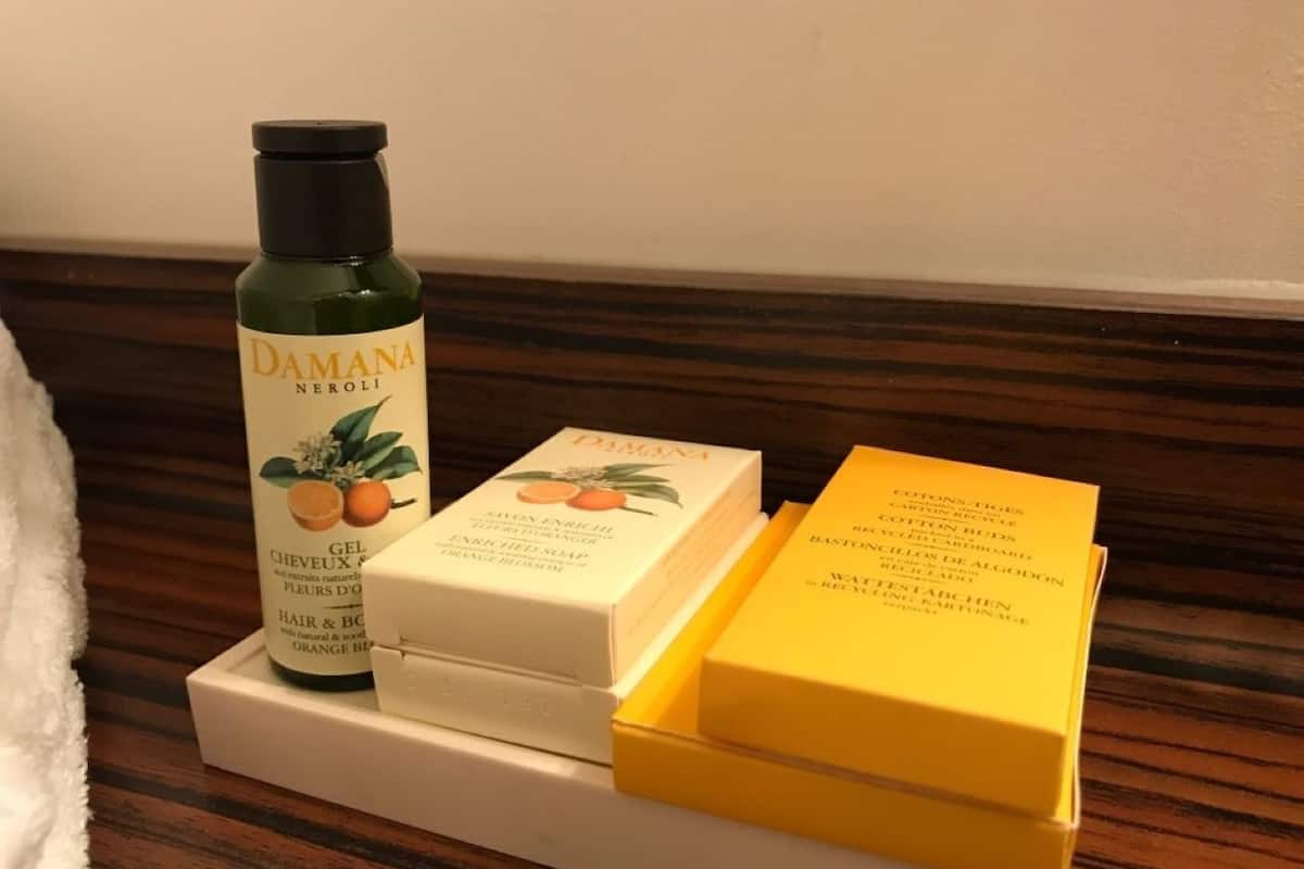 comfort twin room | bathroom amenities | shower, rainfall showerhead, free toiletries, hair dryer