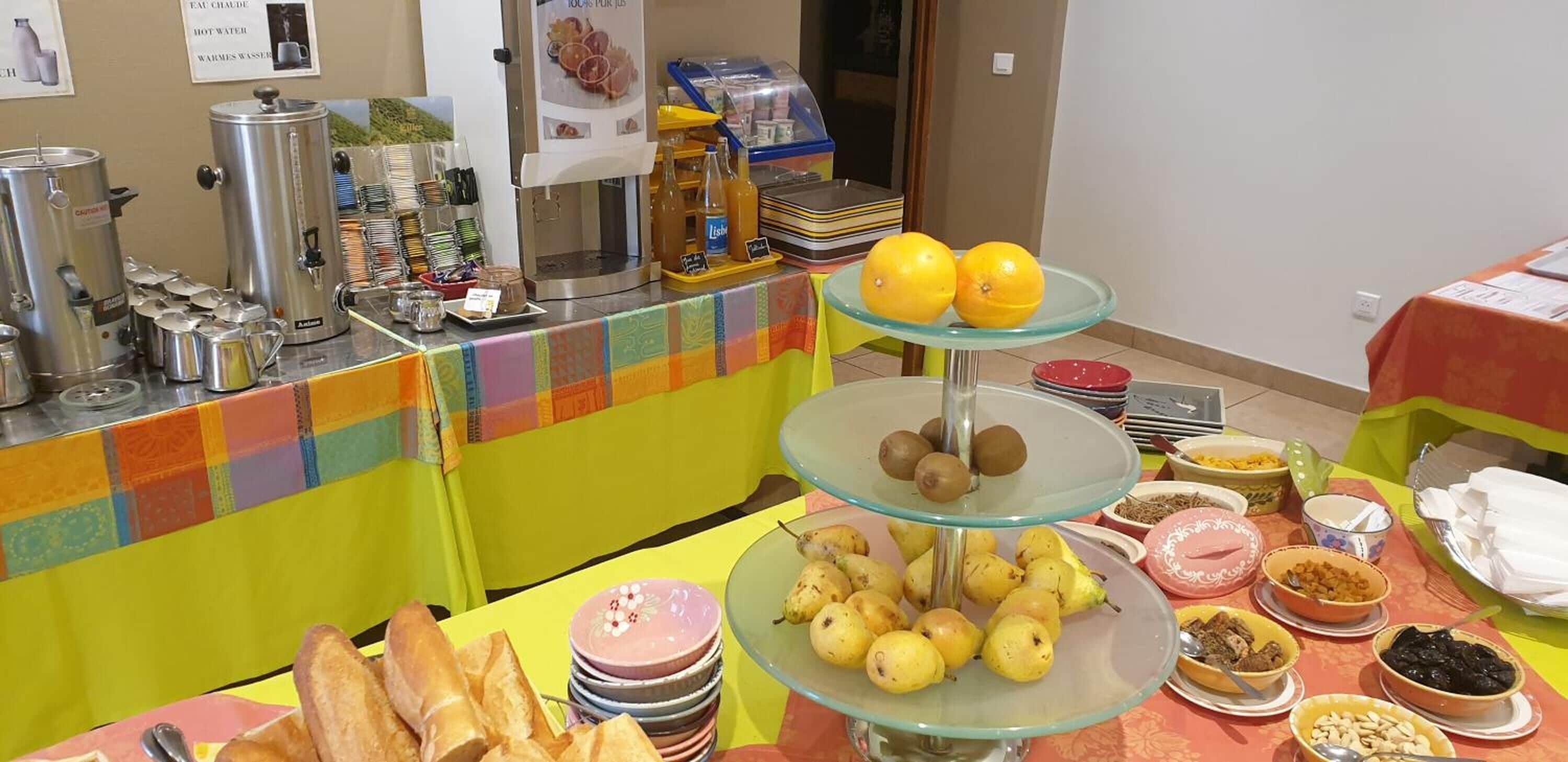 breakfast, lunch and dinner served