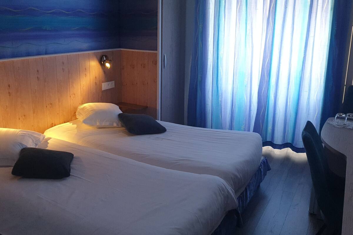 double room | 1 bedroom, minibar, desk, free wifi