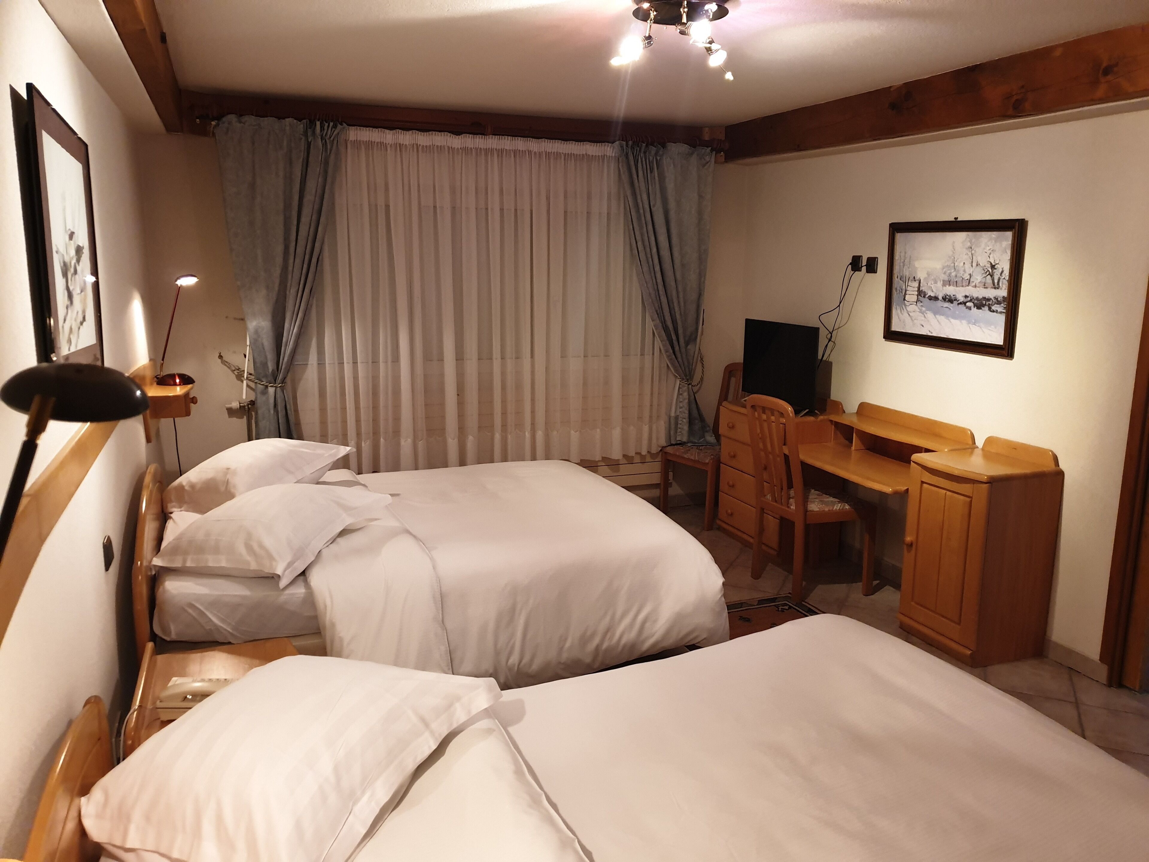 suite | 1 bedroom, minibar, desk, free wifi