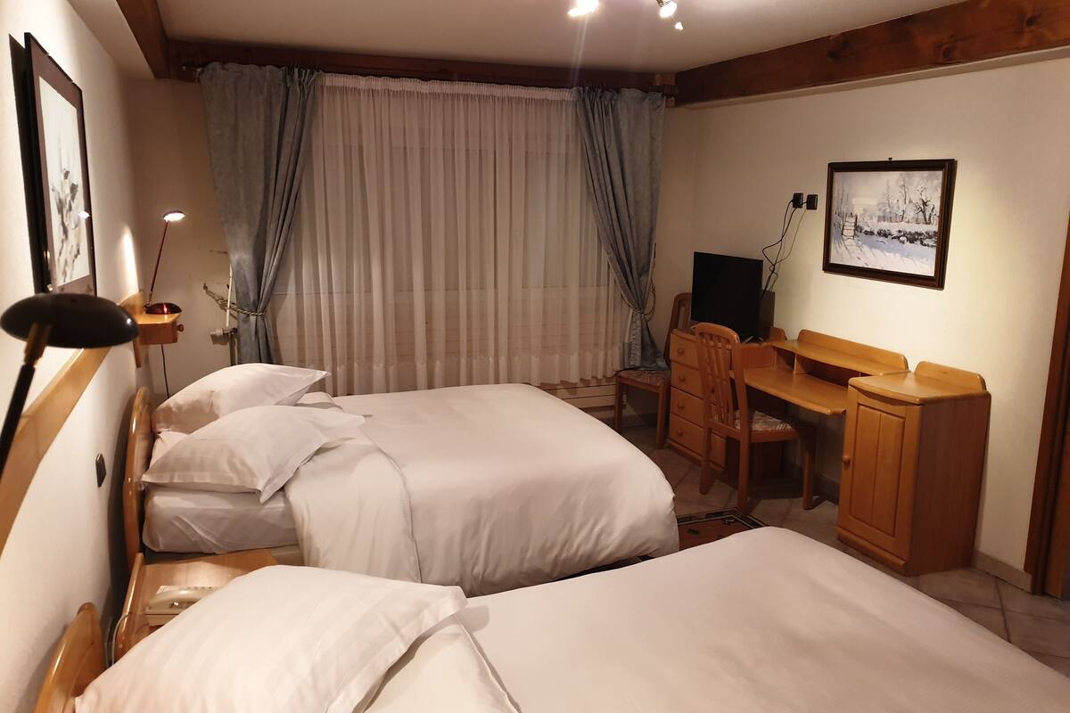 suite | 1 bedroom, minibar, desk, free wifi