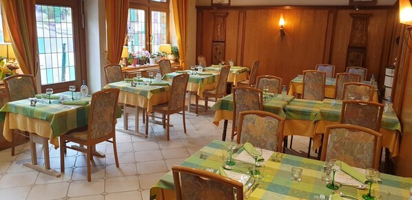 Frühstück, Mittagessen und Abendessen