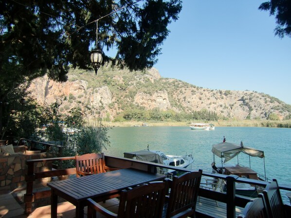 Breakfast, lunch, dinner served; al fresco dining - Happy Caretta Hotel (Ortaca)