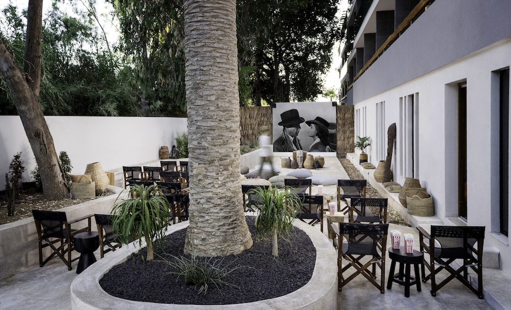 The Syntopia Hotel by null