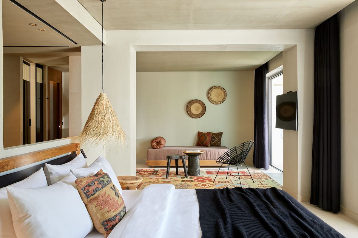 Suite | 1 bedroom, desk, blackout curtains, free WiFi
