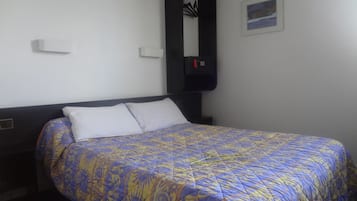 Double Room | In-room safe, desk, soundproofing, iron/ironing board (on request)