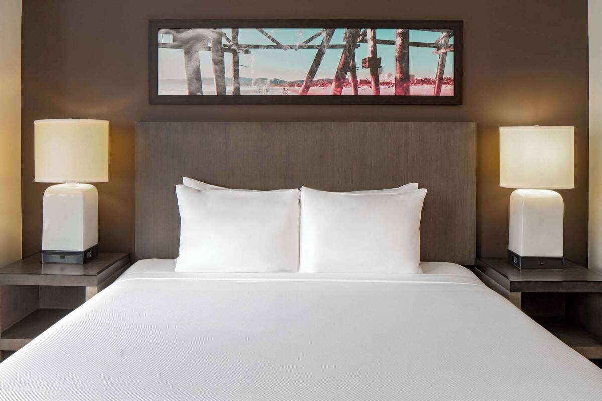Ropa de cama hipoalergénica, edredones de plumas, escritorio