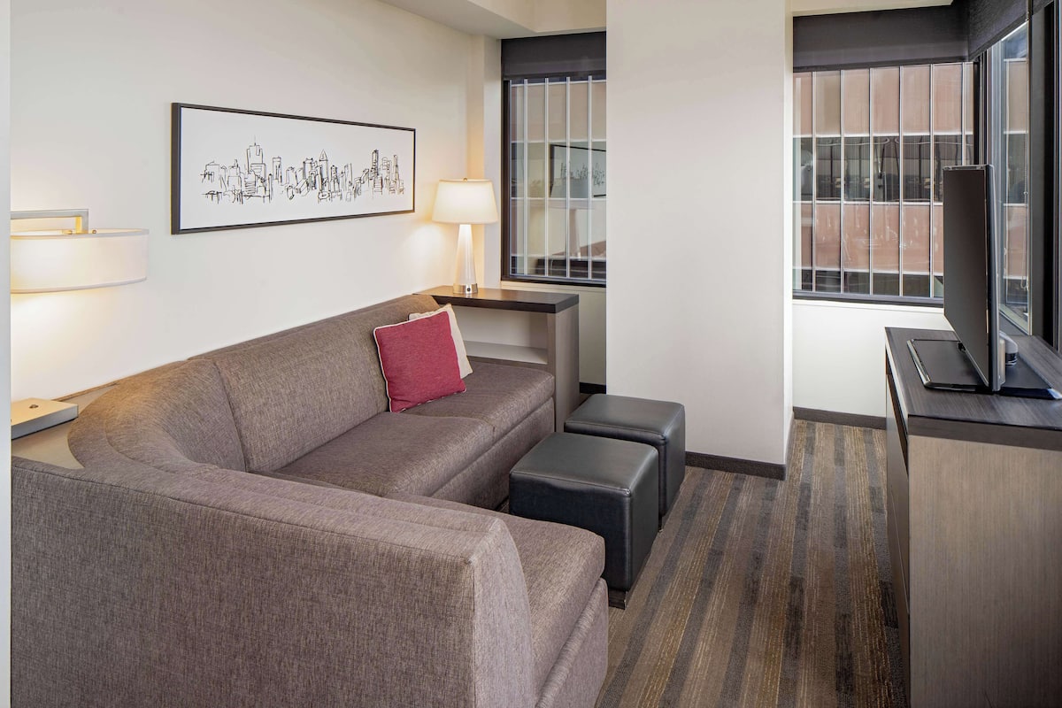 One Bedroom Suite Two Queens | Hypo-allergenic bedding, down comforters, desk, blackout drapes