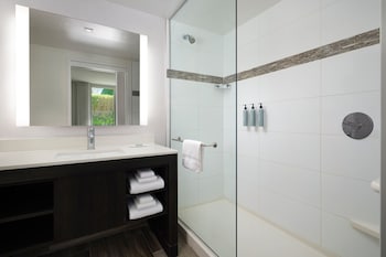 Bathroom amenities at Residence Inn by Marriott Miami Beach Surfside
