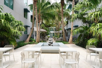 Courtyard at Residence Inn by Marriott Miami Beach Surfside