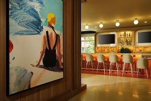 2 Bars/Lounges, Poolbar