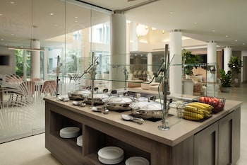 Breakfast buffet at Residence Inn by Marriott Miami Beach Surfside