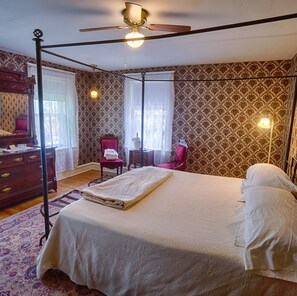 Room - Candlelight Inn Bed & Breakfast (Ronks)