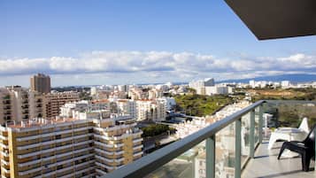 Apartamento, 3 quartos, vista para o mar | Sacada