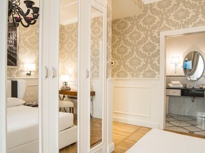 Deluxe-Doppelzimmer, 1 Doppelbett | Bettwäsche aus ägyptischer Baumwolle, hochwertige Bettwaren, Minibar
