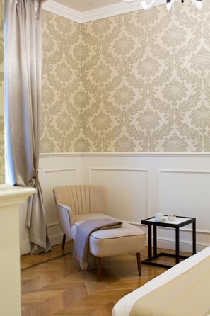 Chambre Double Supérieure, 1 lit double | Draps en coton égyptien, literie de qualité supérieure, minibar