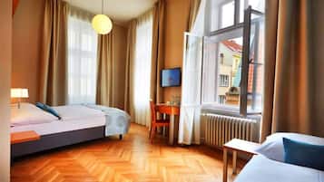 Triple Room | Minibar, in-room safe, desk, laptop workspace